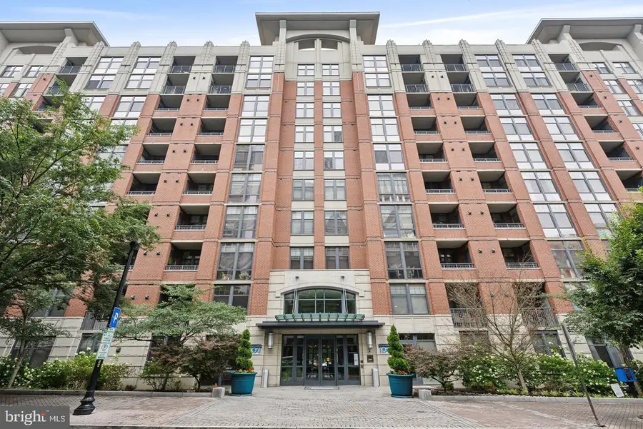 1021 N Garfield St #812, Arlington, VA 22201 - #2