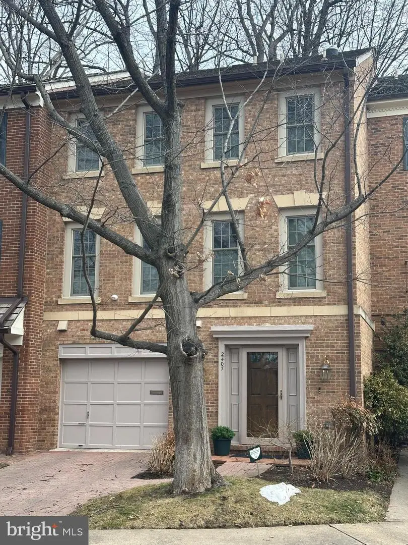 2407 S Queen St, Arlington, VA 22202 - #1