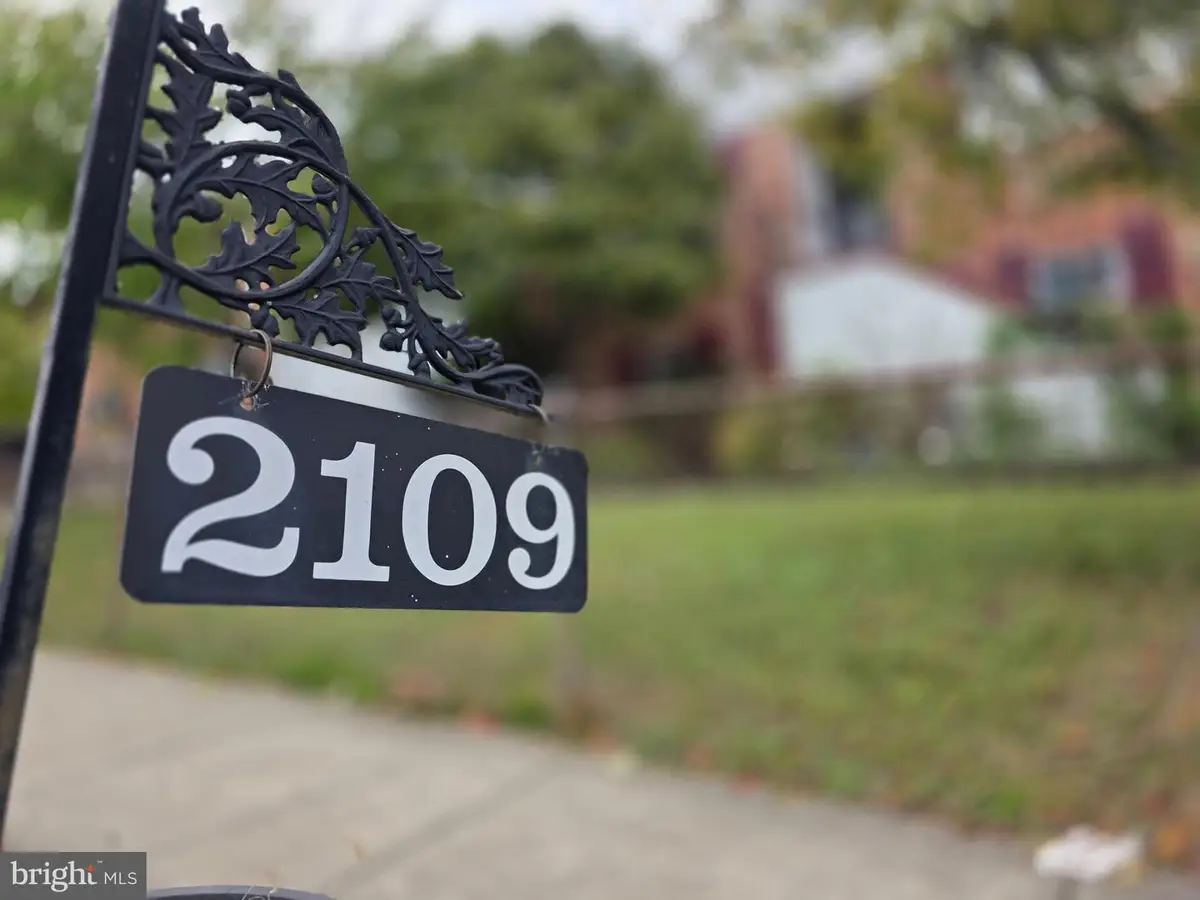 2109 S Lowell St, Arlington, VA 22204 - #1