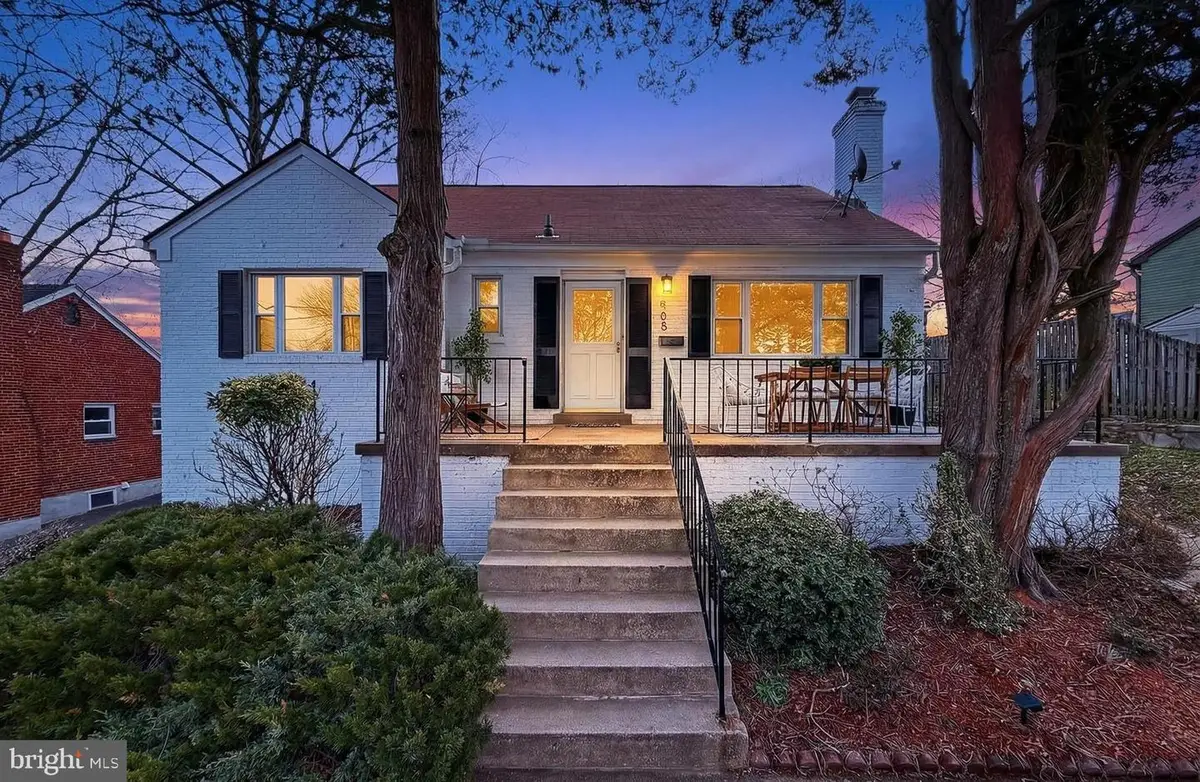 905 N Mckinley Rd, Arlington, VA 22205 - #1