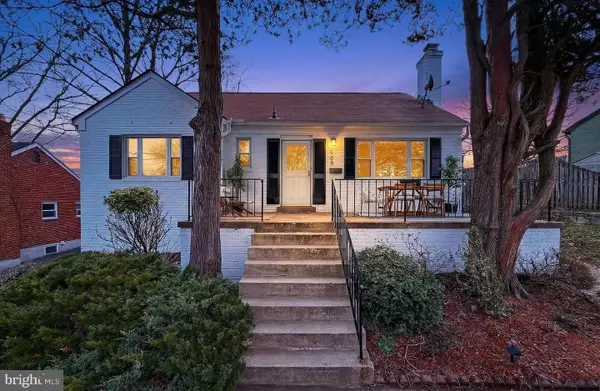 905 N Mckinley Rd, ARLINGTON, VA 22205