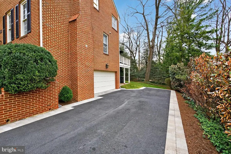 5206 Little Falls Rd, Arlington, VA 22207 - #3