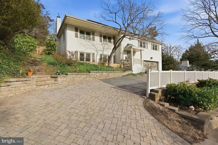 3717 N Nelson St, Arlington, VA 22207 - #2