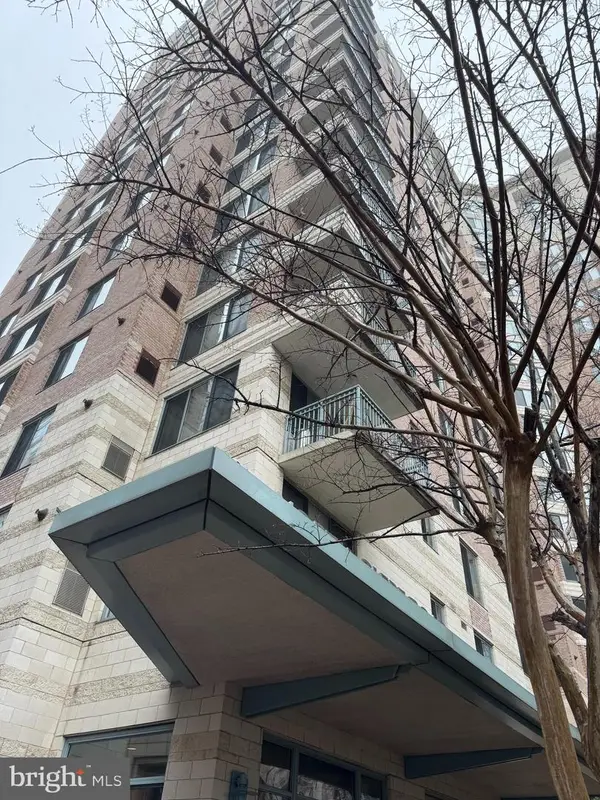 851 N Glebe Rd #812, ARLINGTON, VA 22203