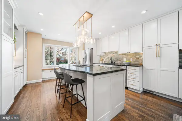 29 N Oakland St, ARLINGTON, VA 22203