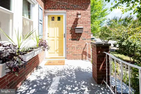 3711 16th St S, ARLINGTON, VA 22204