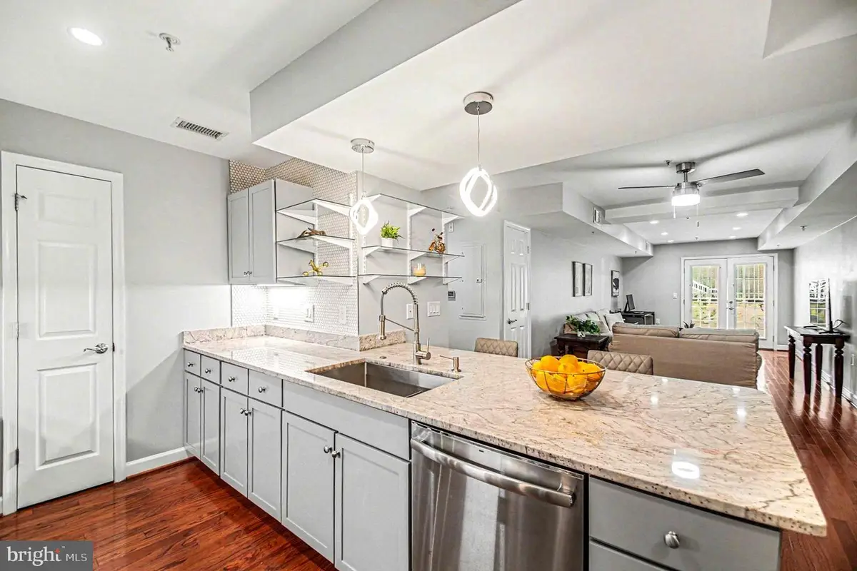 4189 S Four Mile Run Dr S #101, Arlington, VA 22204 - #1