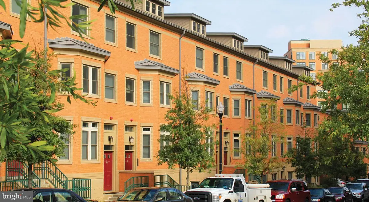 2239 Fairfax Dr N, Arlington, VA 22201 - #1