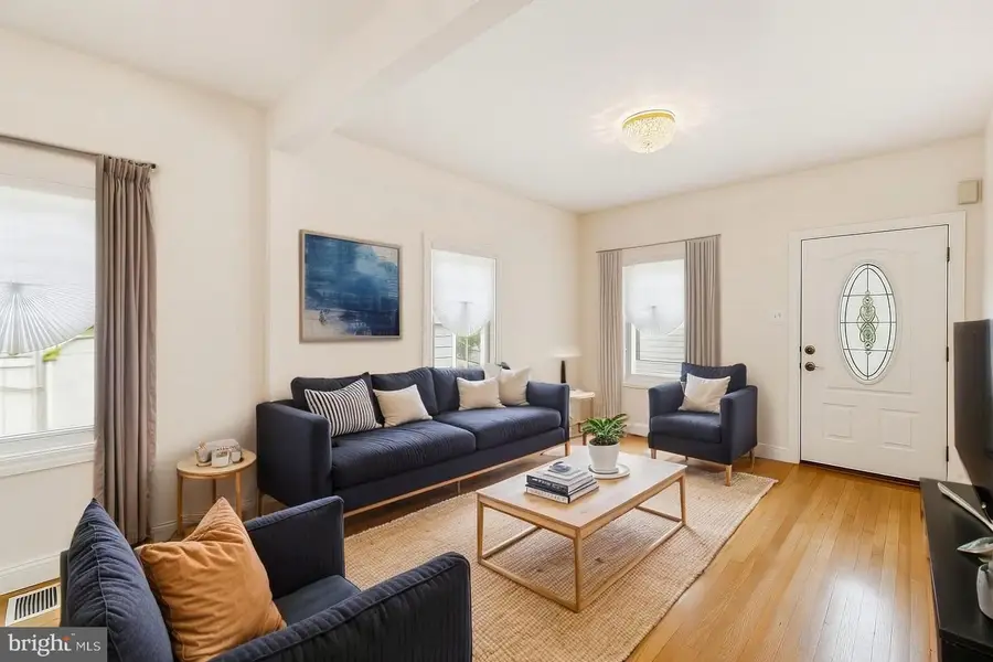 2034 S Shirlington Rd, Arlington, VA 22204 - #2