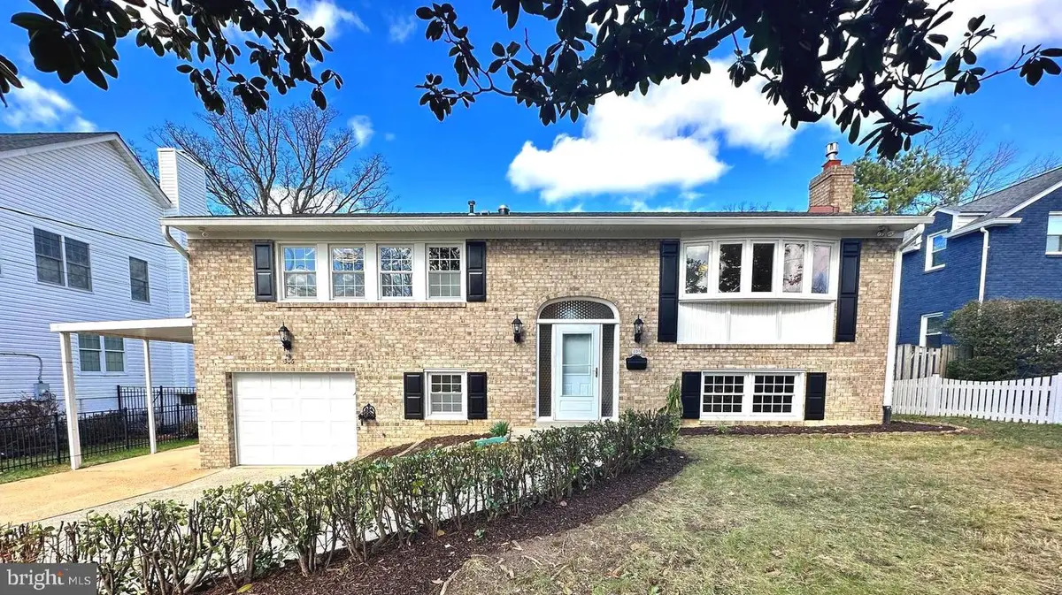 306 S Pershing Dr, Arlington, VA 22204 - #1