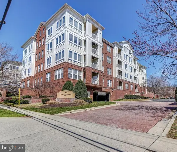 801 S Greenbrier St #103, ARLINGTON, VA 22204