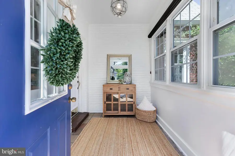 2710 S Joyce St, Arlington, VA 22202 - #2