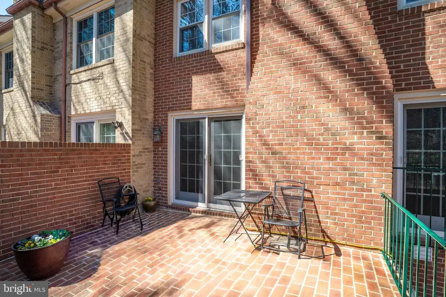 2325 S Queen St, Arlington, VA 22202 - #2