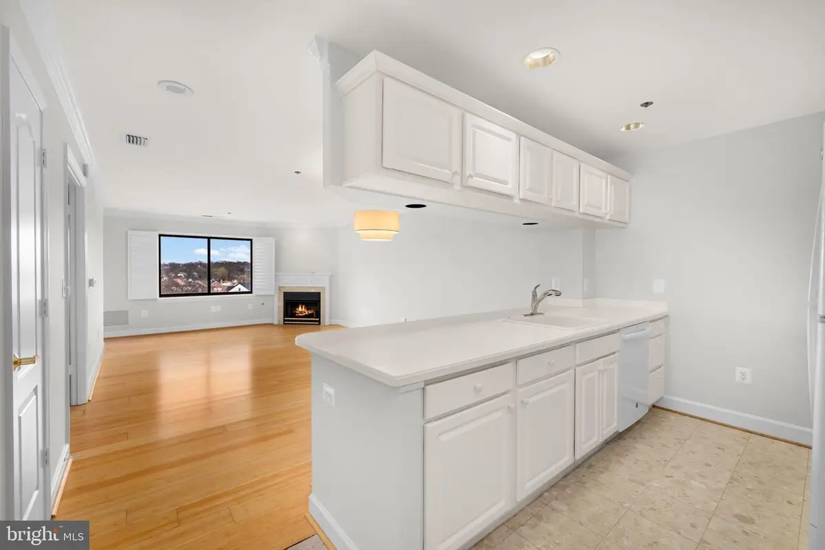 1050 N Stuart St #817, Arlington, VA 22201 - #1