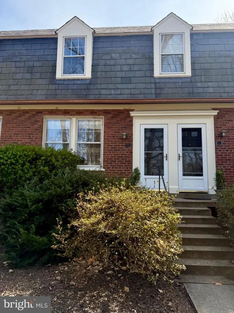 1501 S Edgewood St #572, Arlington, VA 22204 - #1