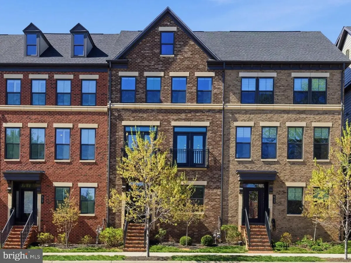 6725 Langston Blvd, Arlington, VA 22205 - #1