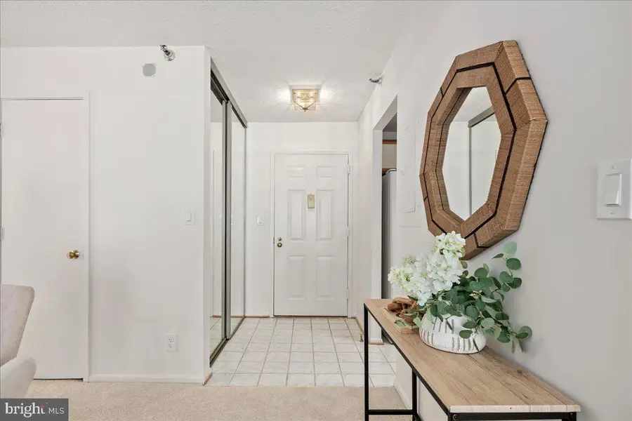 900 N Stafford St #916, Arlington, VA 22203 - #3