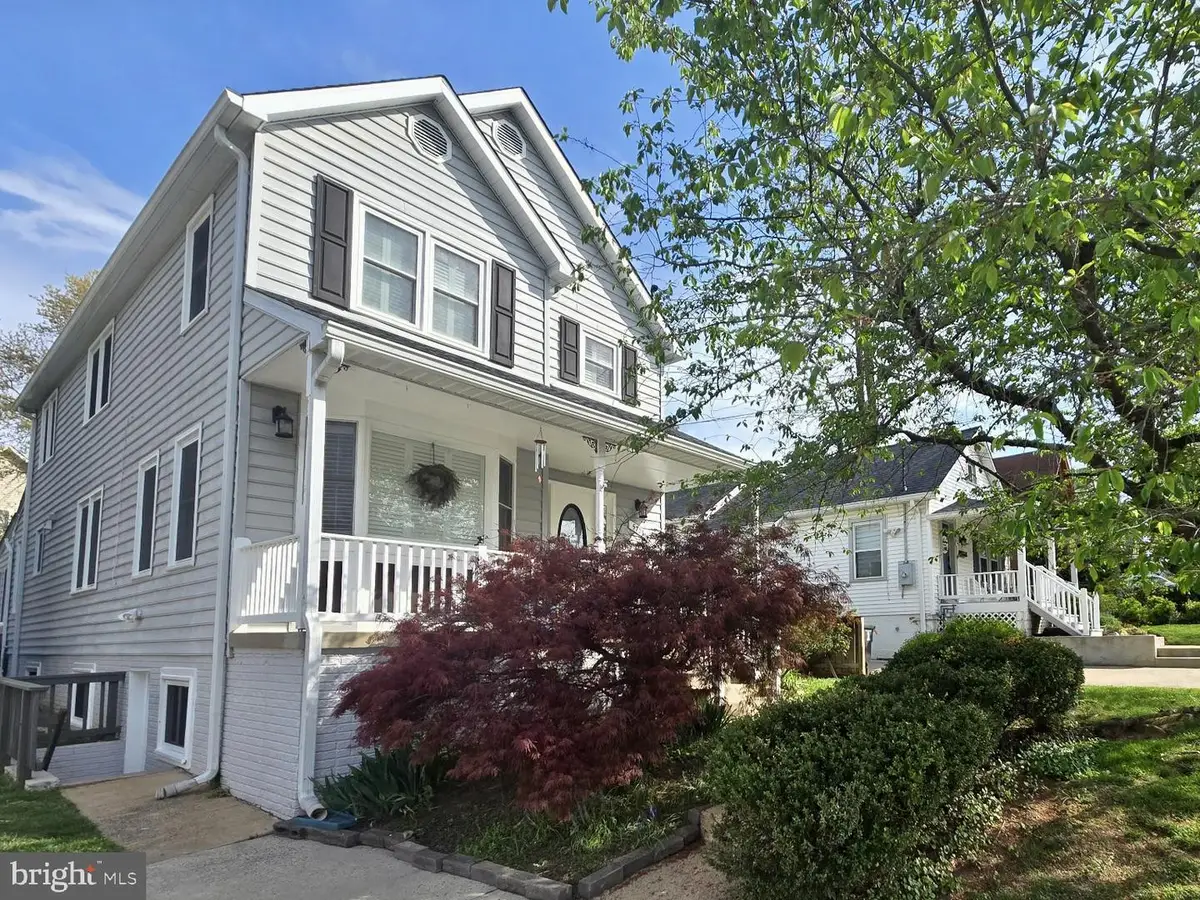 5725 6th St N, Arlington, VA 22205 - #1