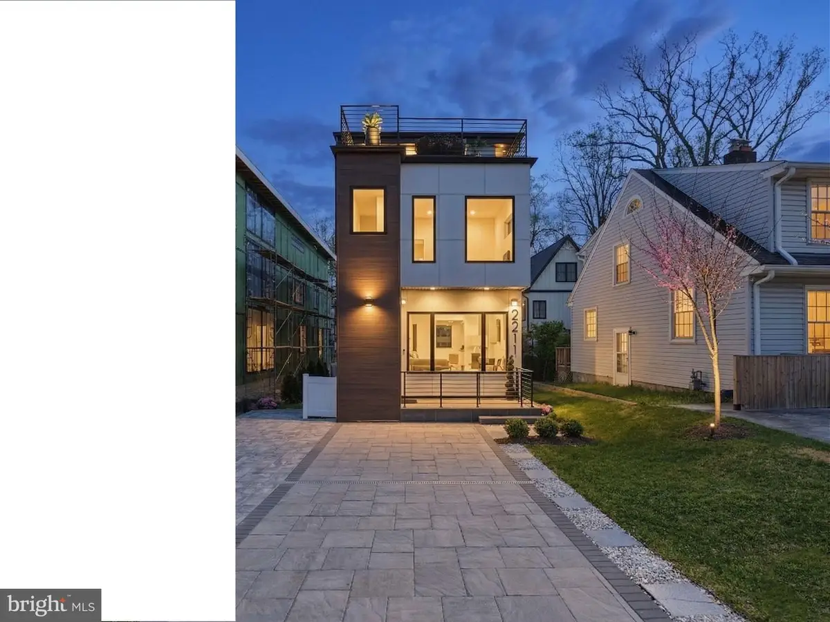 2211 Military Rd, Arlington, VA 22207 - #1