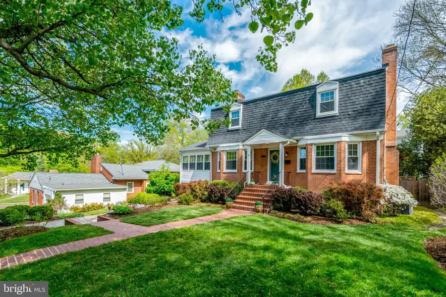 4019 N Chesterbrook Rd, Arlington, VA 22207 - #2