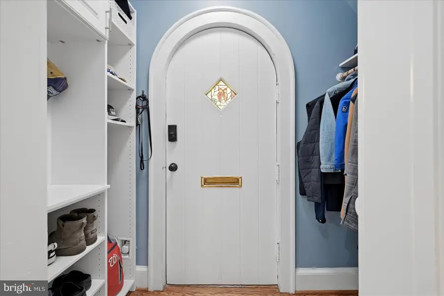 1319 N Wakefield St, Arlington, VA 22207 - #3