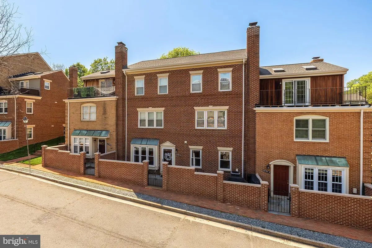 2532 Fairfax Dr, Arlington, VA 22201 - #1