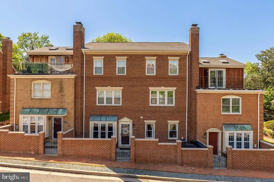 2532 Fairfax Dr, Arlington, VA 22201 - #2