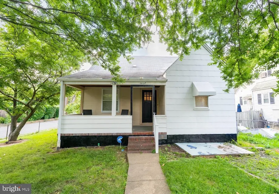 1037 16th St S, Arlington, VA 22202 - #2