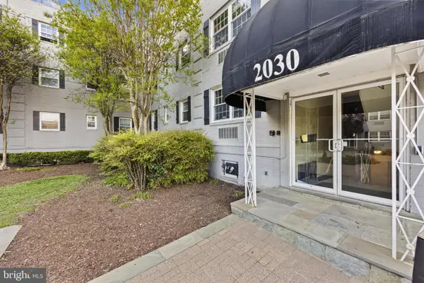 2030 N Vermont St N #102, ARLINGTON, VA 22207