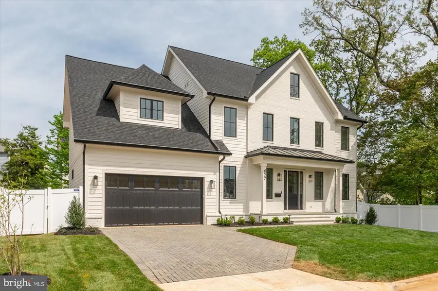 627 N Monroe St, Arlington, VA 22201 - #2