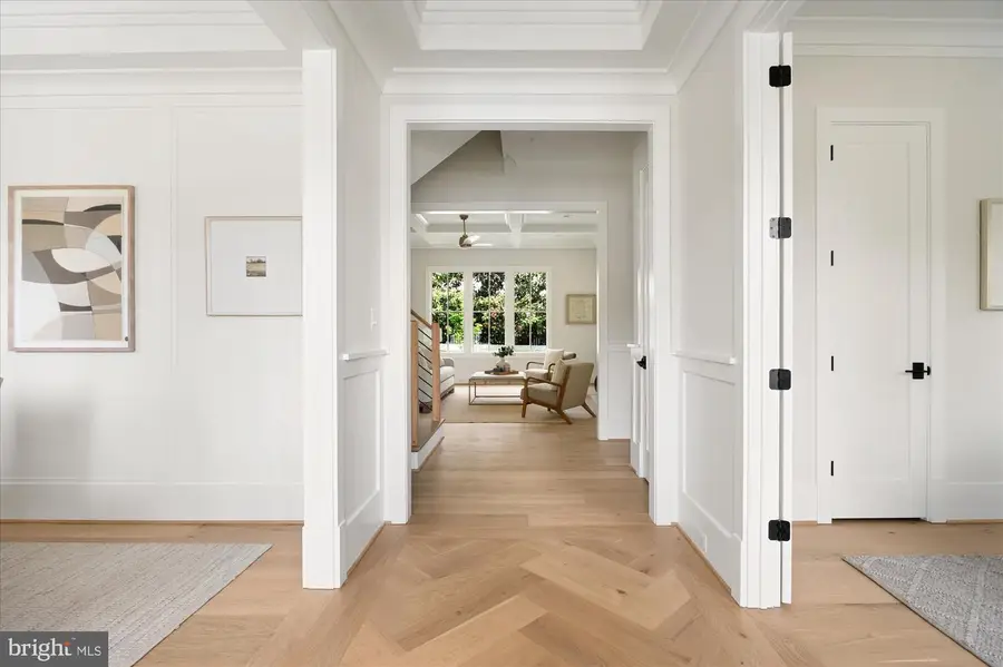 627 N Monroe St, Arlington, VA 22201 - #3