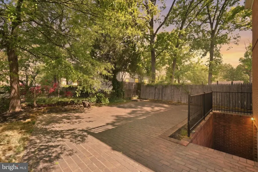 5149 11th St S, Arlington, VA 22204 - #3