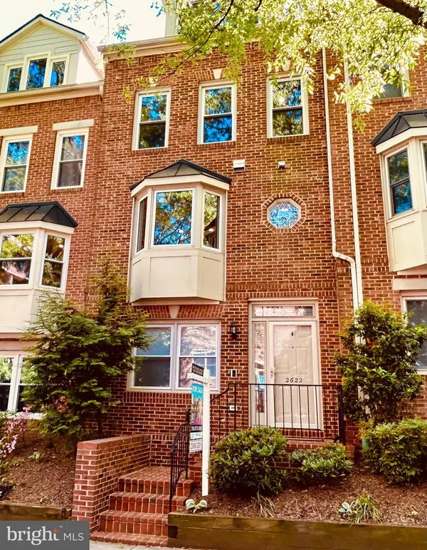 2622 N Fairfax Dr, ARLINGTON, VA 22201