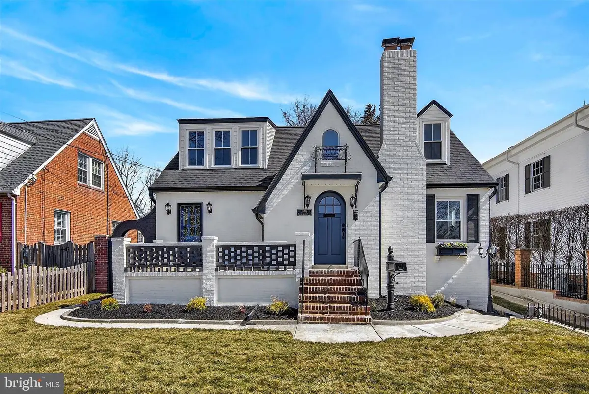 1607 N Glebe Rd, Arlington, VA 22207 - #1