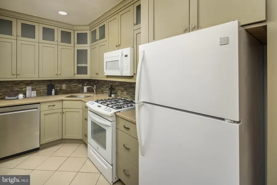 3000 Spout Run Pkwy #b408, Arlington, VA 22201 - #2