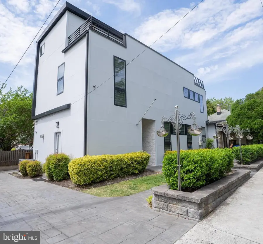 900 20th St S, Arlington, VA 22202 - #2