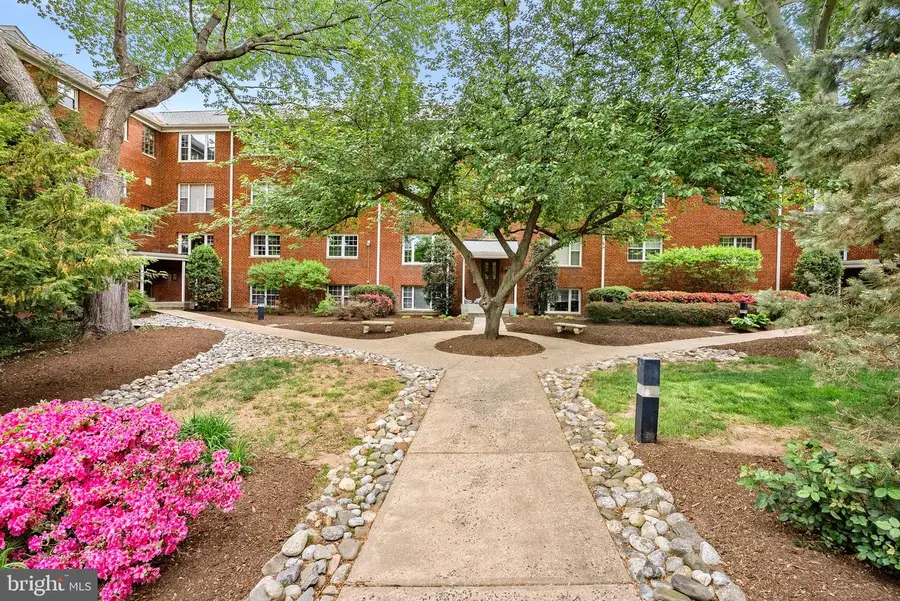 1423 N Nash St #3, Arlington, VA 22209 - #3