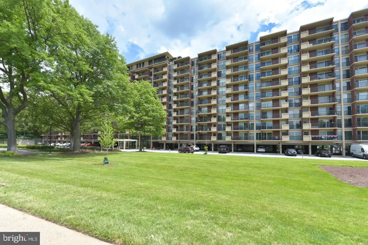 1300 Army Navy Dr #608, Arlington, VA 22202 - #1