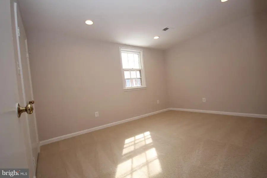 1105 N Stuart St #1, Arlington, VA 22201 - #2
