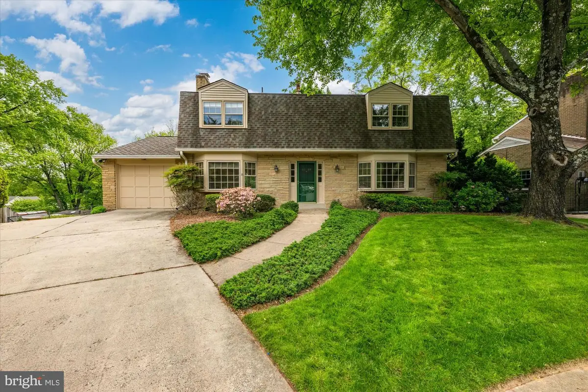 2537 N Wakefield St, Arlington, VA 22207 - #1