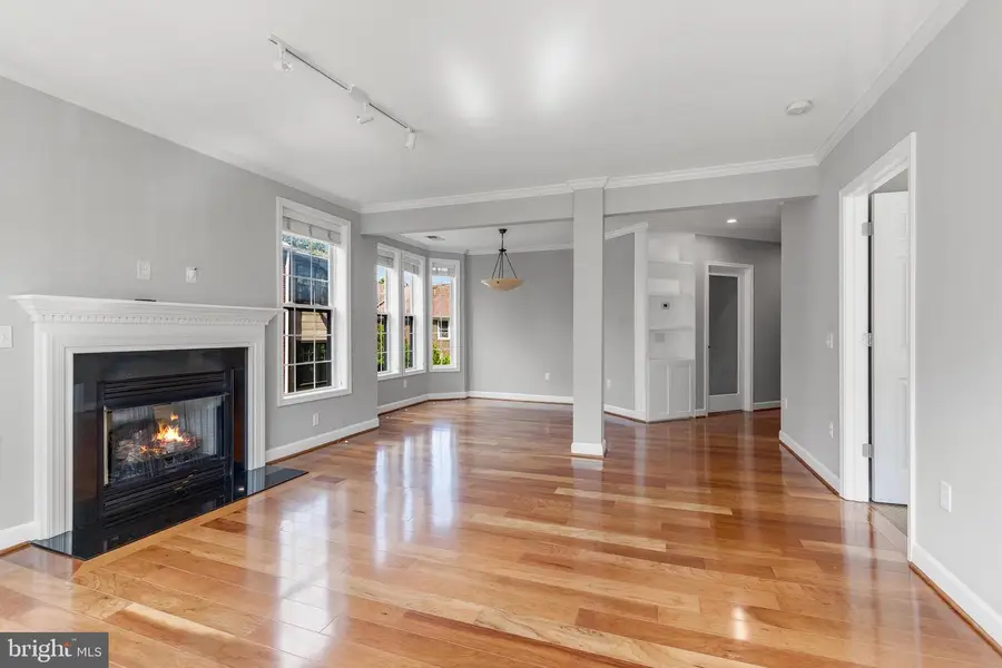 1423 N Rhodes St #201, Arlington, VA 22209 - #3