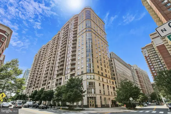 888 N Quincy St #910, ARLINGTON, VA 22203
