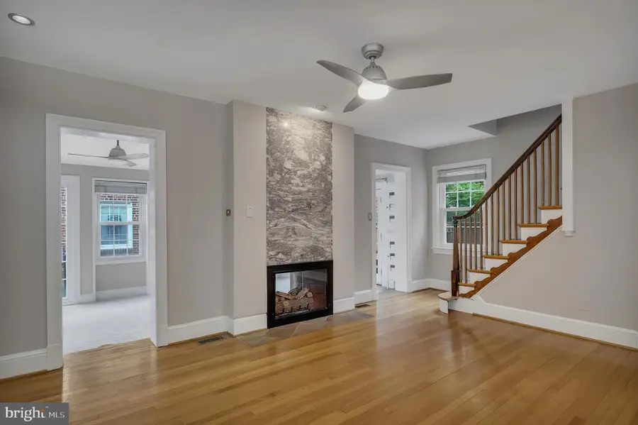 1706 N Glebe Rd, Arlington, VA 22207 - #3