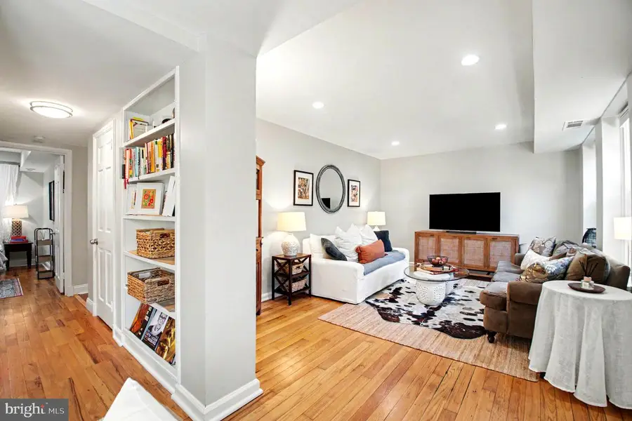 3302 S Wakefield St, Arlington, VA 22206 - #2