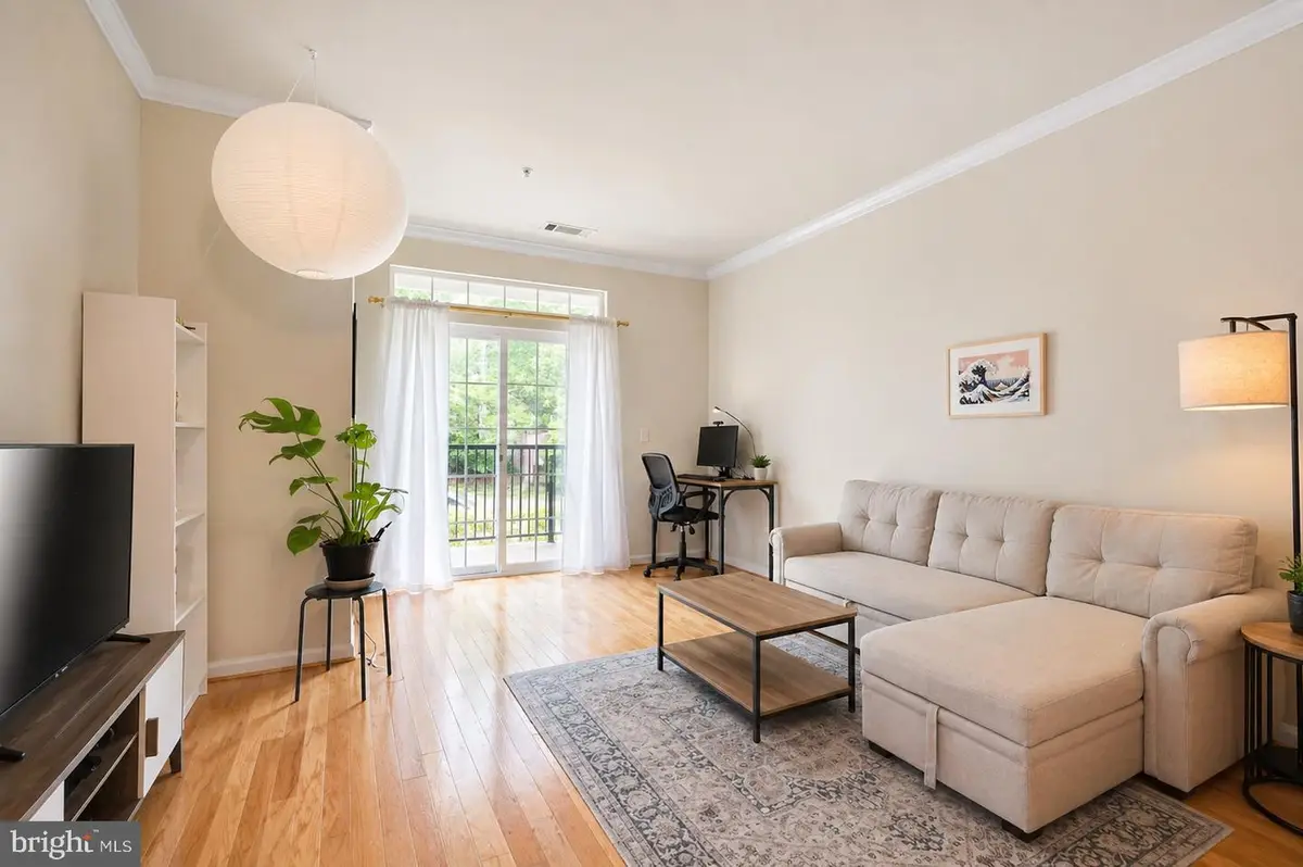 2465 Army Navy Dr #101, Arlington, VA 22206 - #1