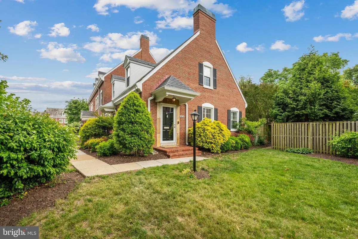 4686 34th St S, Arlington, VA 22206 - #1