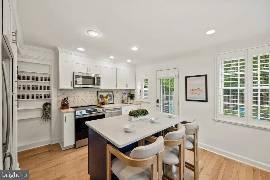 4686 34th St S, Arlington, VA 22206 - #2