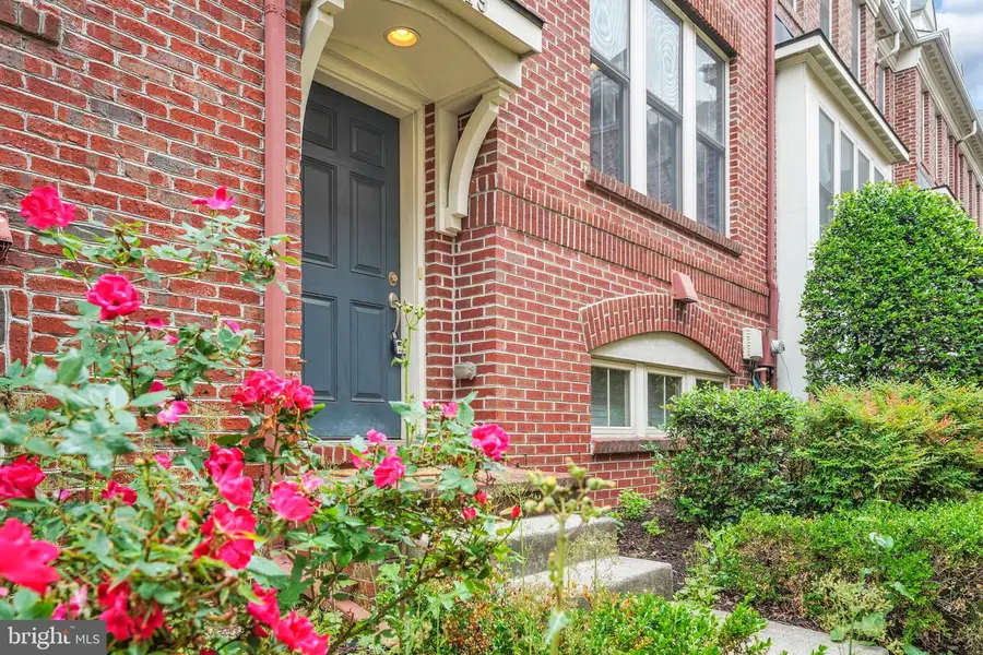 2619 S Kenmore Ct, Arlington, VA 22206 - #2