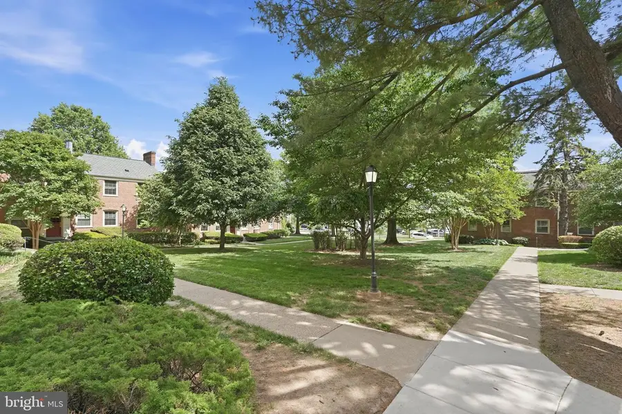 2807 Arlington Blvd #140, Arlington, VA 22201 - #2
