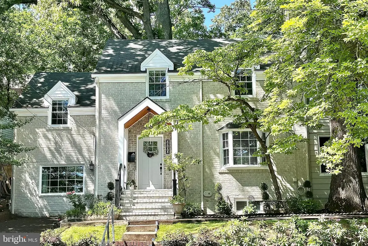 2700 S Grant St, Arlington, VA 22202 - #1